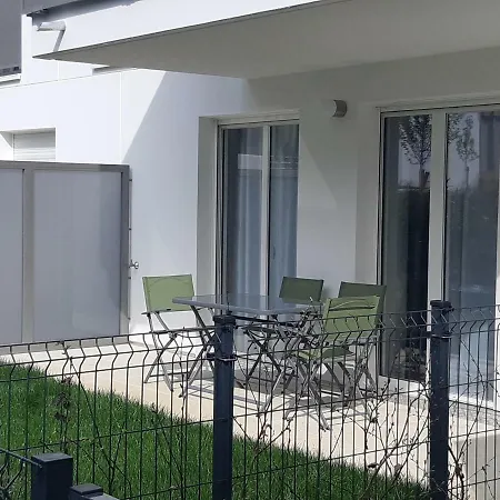 Le Carre Des Fleurs Apartament *