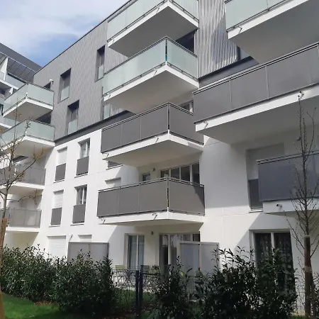 Le Carre Des Fleurs Apartment